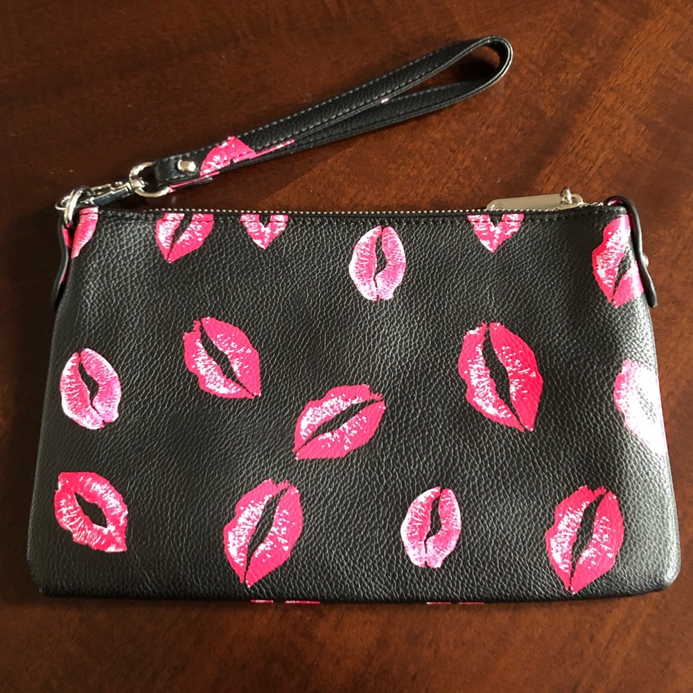 Charming Charlie Clutch w/Detachable Strap